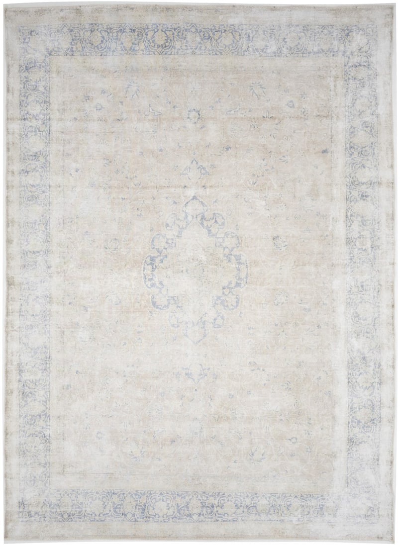 Vintage 9'7 x 13'2 Hand-Knotted Floral Wool Area Rug: Vintage 9'7 x 13'2 Hand-Knotted Floral Wool Area Rug This exquisite antique vintage oriental rug features a classic floral design in muted tones, perfect for enhancing the ambiance of any room. Handma