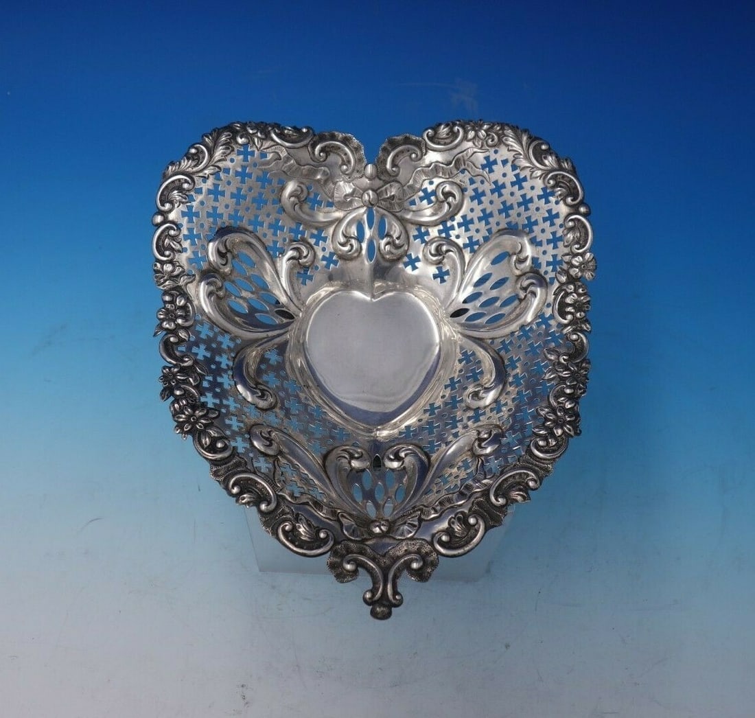 Gorham Chantilly Sterling Silver Heart Fruit Bowl #4312: Gorham Chantilly Sterling Silver Heart Fruit Bowl #4312 This exquisite heart-shaped fruit bowl from the Chantilly pattern by Gorham is crafted from high-quality sterling silver. Dating back to the yea