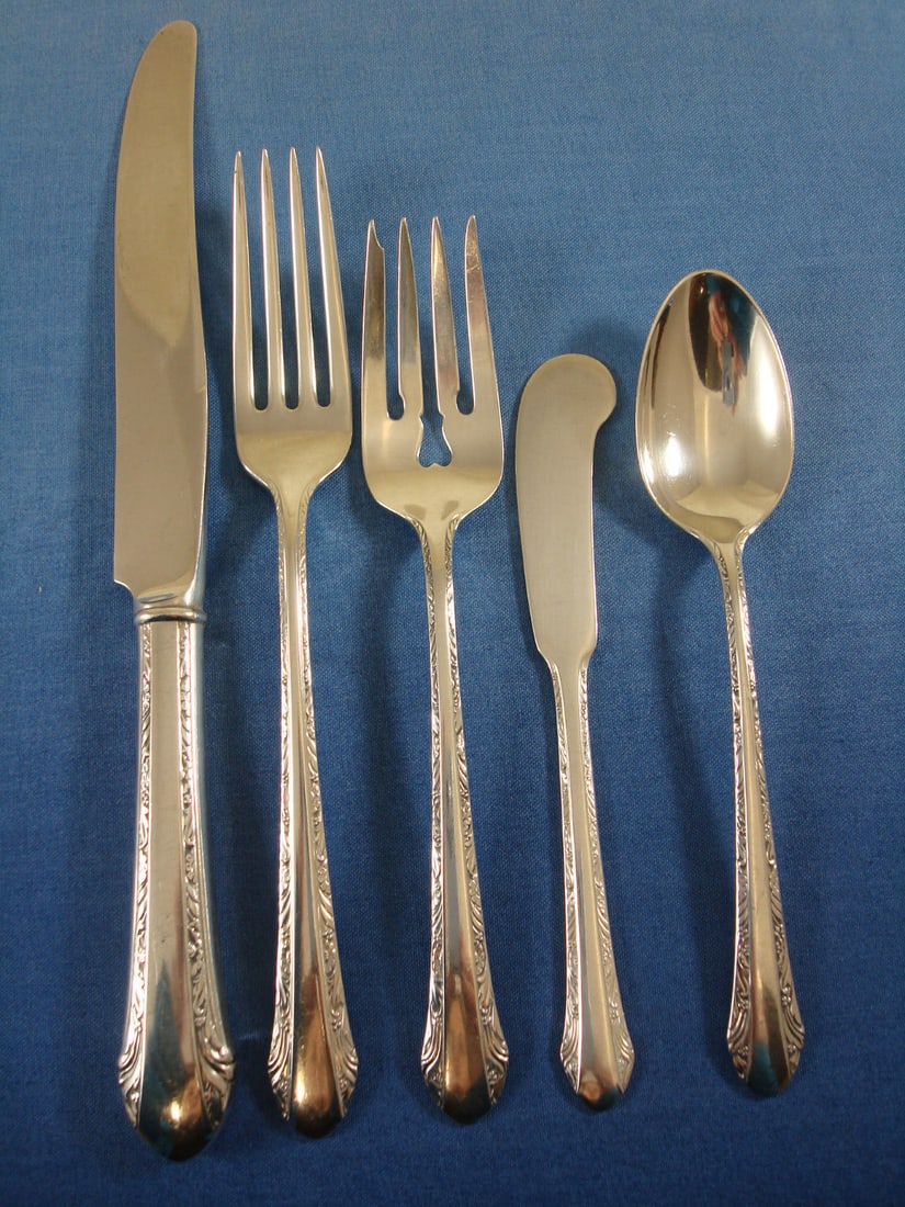 Alvin Chased Romantique Sterling Silver Flatware Set for 12 62 Pieces with Storage Chest: Alvin Chased Romantique Sterling Silver Flatware Set for 12 62 Pieces with Storage Chest This exquisite Chased Romantique flatware set by Alvin is crafted from fine sterling silver, featuring a beauti