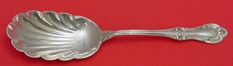 International Sterling Silver Joan of Arc Berry Spoon 9 3/8" Shell Bowl: International Sterling Silver Joan of Arc Berry Spoon 9 3/8" Shell Bowl This exquisite berry spoon, featuring the elegant Joan of Arc pattern by International Silver, is crafted from high-quality ster