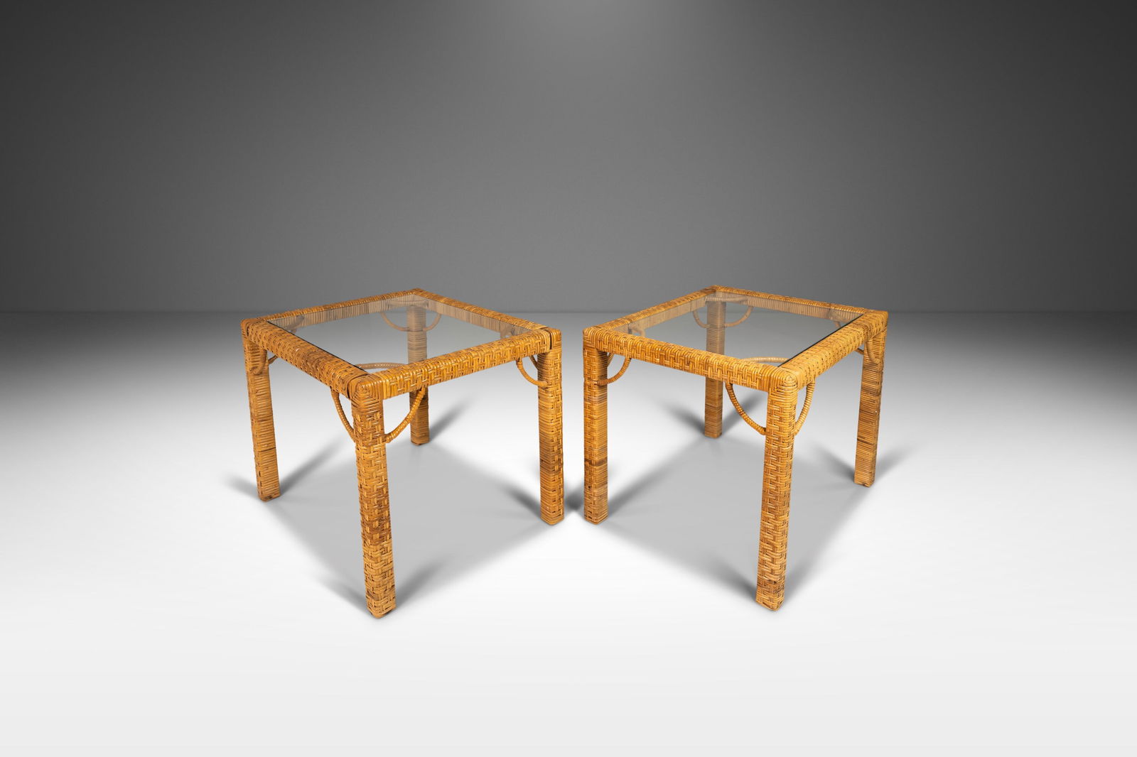 Set of 2 Mid Century Modern Wicker End Tables with Glass Tops Bieckley Brothers 1970s: Set of 2 Mid Century Modern Wicker End Tables with Glass Tops Bieckley Brothers 1970s Enhance your living space with this stunning set of two Mid Century Modern end tables, attributed to Bieckley Brot
