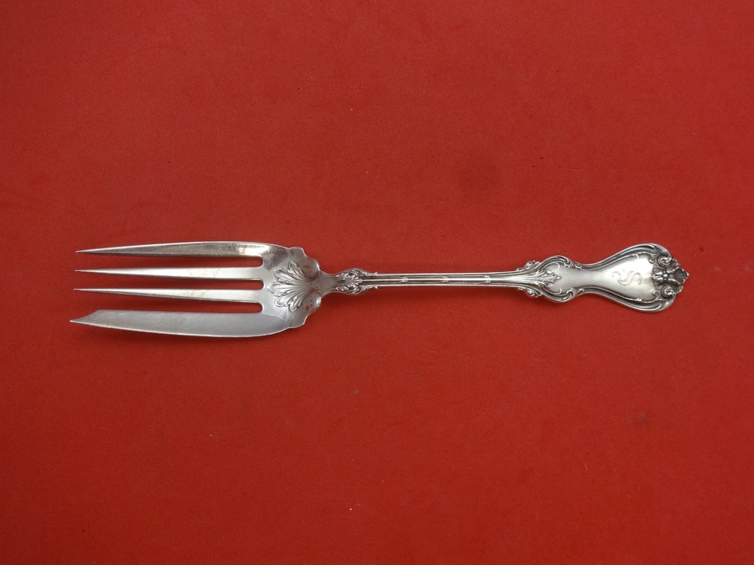 Whiting Duke of York Sterling Silver Serving Fork 7.5 Inch: Whiting Duke of York Sterling Silver Serving Fork 7.5 Inch Experience timeless elegance with this Duke of York Serving Fork by Whiting, crafted from high-quality sterling silver (.925). This small col