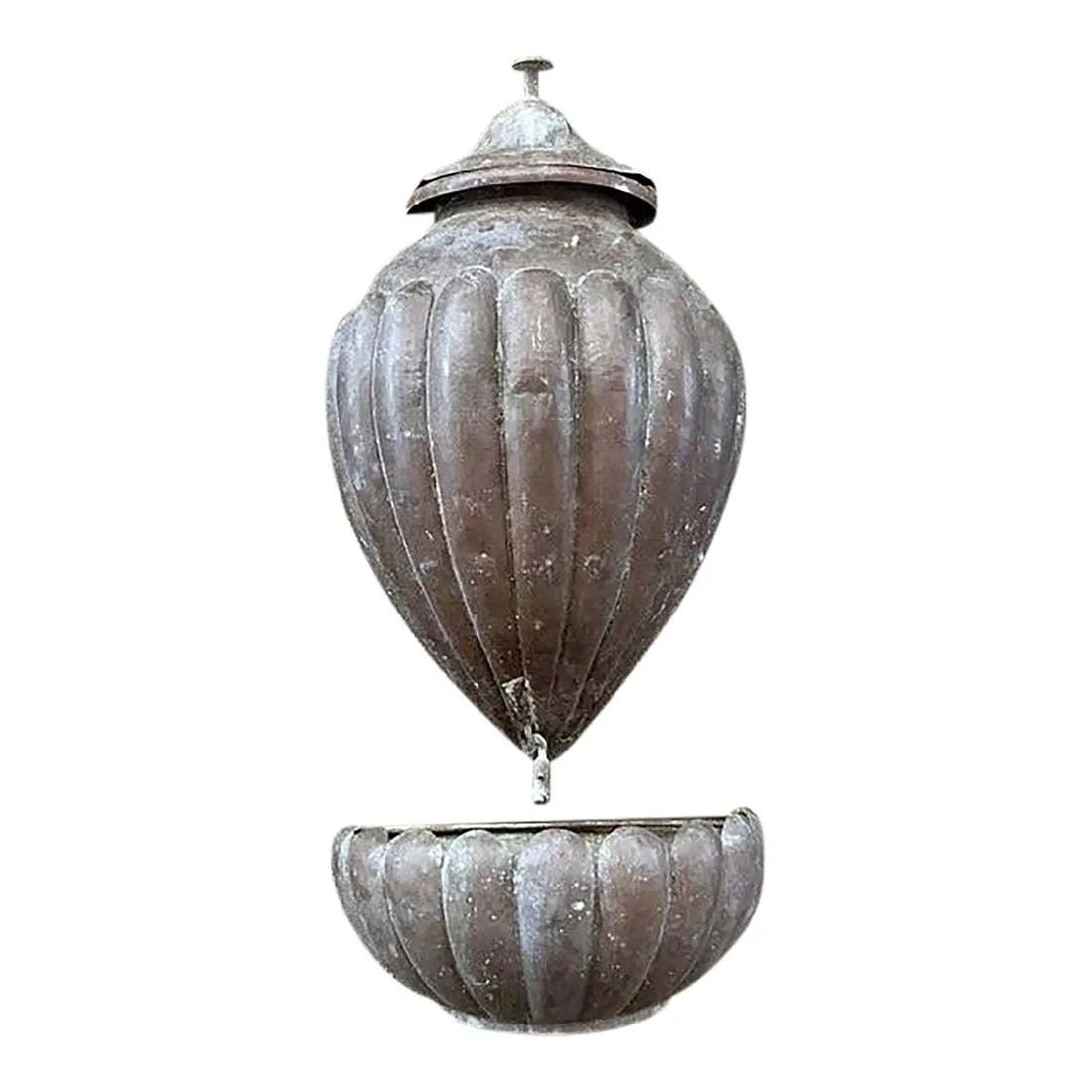 Vintage Boho Hammered Copper Lavabo Set of 2 Artisan Urn and Basin: Vintage Boho Hammered Copper Lavabo Set of 2 Artisan Urn and Basin Enhance your home or garden with this stunning vintage hammered copper lavabo set, perfect for adding a touch of bohemian charm. This