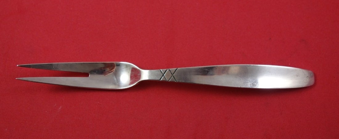 Allan Adler Harlequin Sterling Silver 2-Tine Pickle Fork 5 7/8 Inch: Allan Adler Harlequin Sterling Silver 2-Tine Pickle Fork 5 7/8 Inch This exquisite Harlequin pickle fork by Allan Adler is crafted from high-quality sterling silver, featuring a classic 2-tine design.
