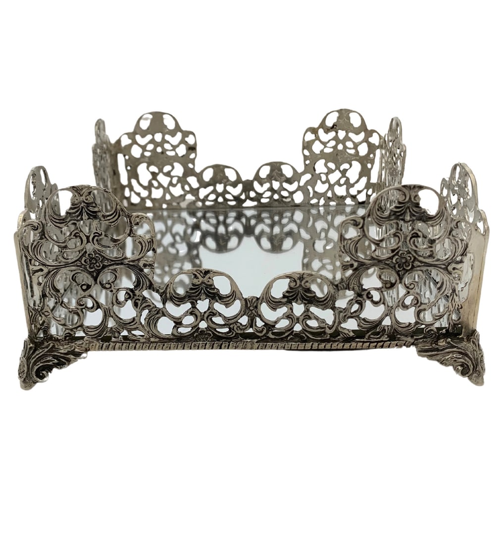 Handmade 925 Sterling Silver Floral Leaf Napkin Holder 7.5x3.5 Inches: Handmade 925 Sterling Silver Floral Leaf Napkin Holder 7.5x3.5 Inches Elevate your dining experience with this exquisite handmade napkin holder crafted from fine 925 sterling silver. This stunning pie