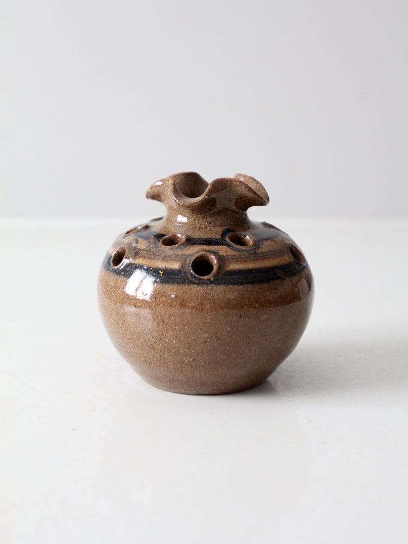 Vintage Studio Pottery Ikebana Flower Frog Vase 4.5" Ruffled Rim (1 of 8)