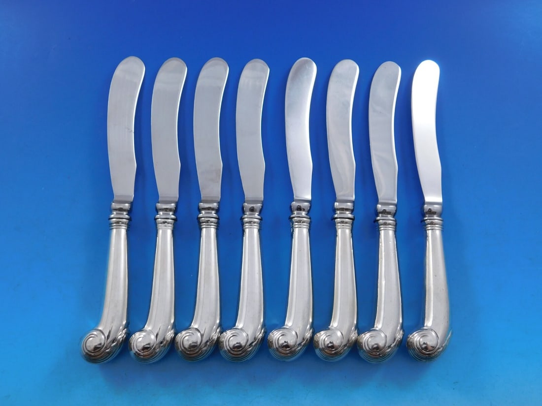 Stieff Williamsburg Shell Set of 8 Sterling Silver Butter Spreaders 6 7/8": Stieff Williamsburg Shell Set of 8 Sterling Silver Butter Spreaders 6 7/8" Enhance your dining experience with this elegant set of 8 butter spreaders in the Williamsburg Shell pattern by Stieff. Craft