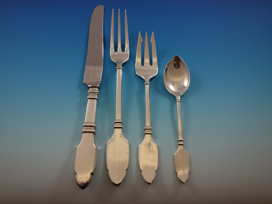 Graff Robert Bruce Sterling Silver Flatware Set 196 pcs Dinner Service: Graff Robert Bruce Sterling Silver Flatware Set 196 pcs Dinner Service Experience the elegance of the Robert Bruce flatware set by Graff Washbourne & Dunn, crafted from high-quality sterling silver. T