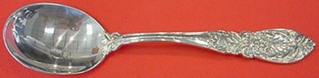 Richelieu International Sterling Silver Cream Soup Spoon 6.5": Richelieu International Sterling Silver Cream Soup Spoon 6.5" This exquisite cream soup spoon from the Richelieu pattern by International is crafted from high-quality sterling silver. Measuring 6 1/2