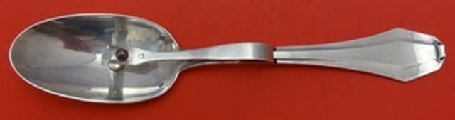 Puiforcat Sterling Silver 8.25 Inch Unique Mechanical Sauce Spoon: Puiforcat Sterling Silver 8.25 Inch Unique Mechanical Sauce Spoon This exquisite sauce spoon from Puiforcat features a unique mechanical design that allows sauces to flow through while retaining fat i