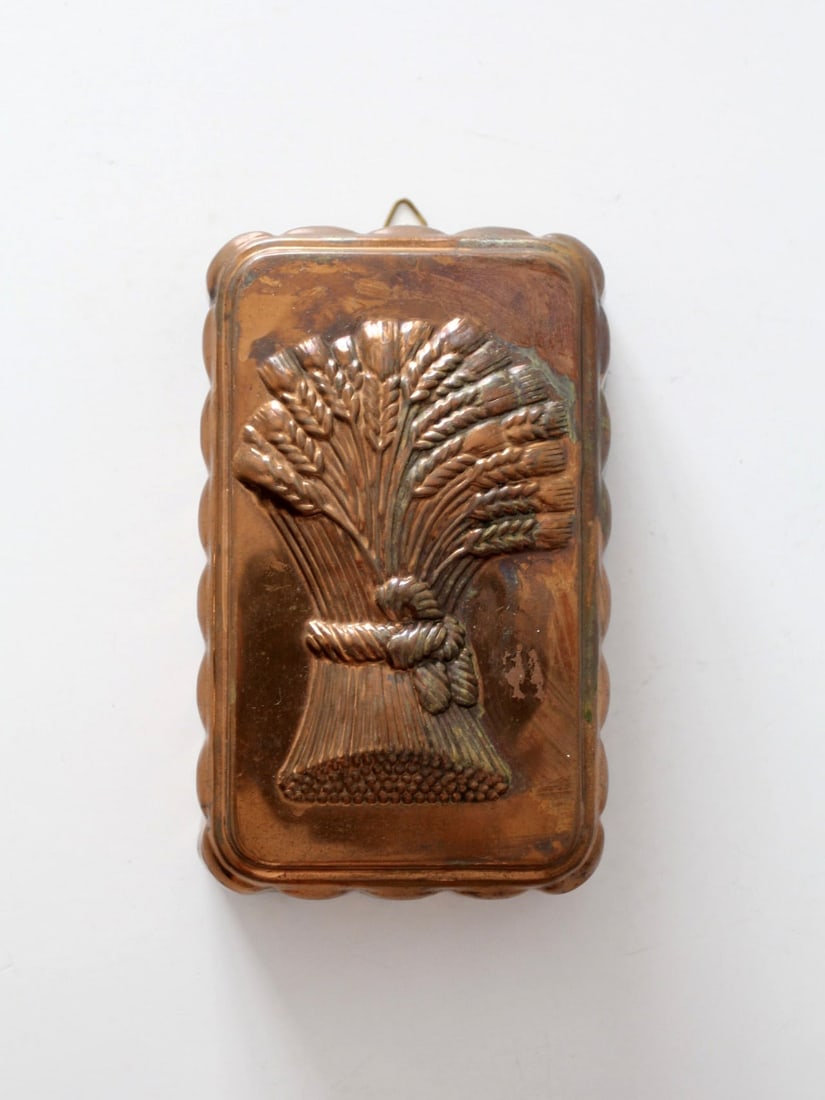 Vintage Copper Mold with Wheat Design 8 x 4.875 x 2.5 Inches (1 of 8)