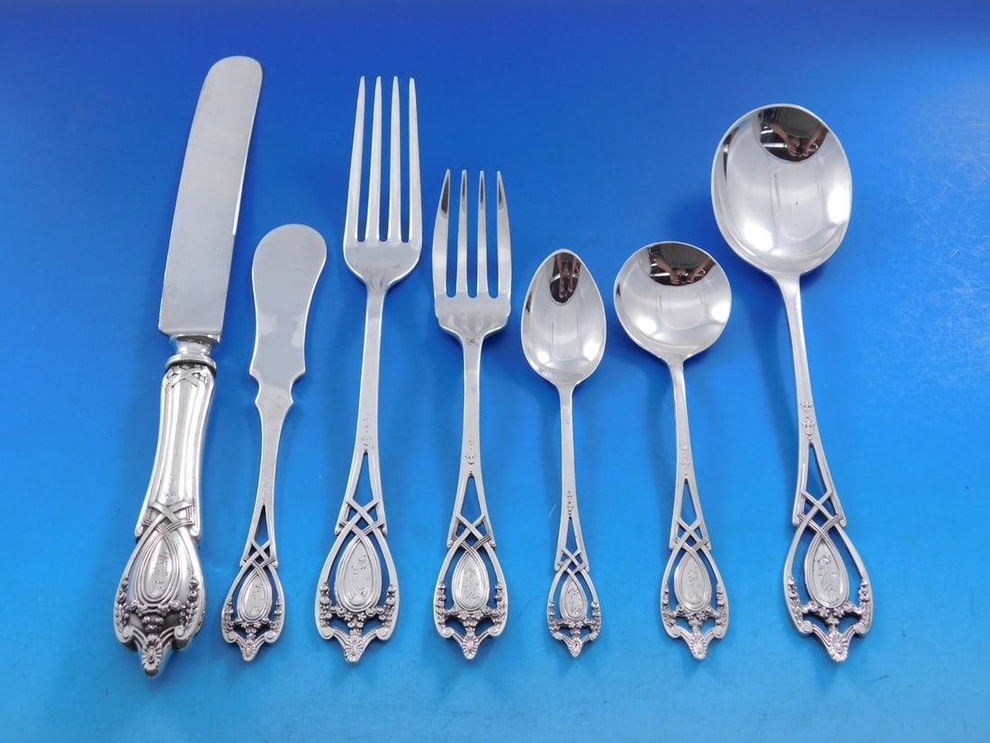 Lunt Monticello Sterling Silver Flatware Set for 12 92 Pieces B Monogram: Lunt Monticello Sterling Silver Flatware Set for 12 92 Pieces B Monogram The Monticello by Lunt Sterling Silver Flatware Set offers an elegant dining experience for 12, featuring a total of 92 pieces.