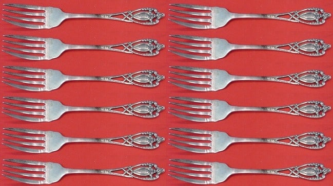 Lunt Monticello Sterling Silver Salad Fork Set 12 Pieces 6 Inch: Lunt Monticello Sterling Silver Salad Fork Set 12 Pieces 6 Inch Enhance your dining experience with this exquisite 12-piece salad fork set in the Monticello pattern by Lunt. Crafted from high-quality