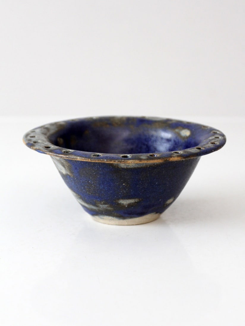 Signed Vintage Studio Pottery Bowl with Variegated Blue Glaze (1 of 10)