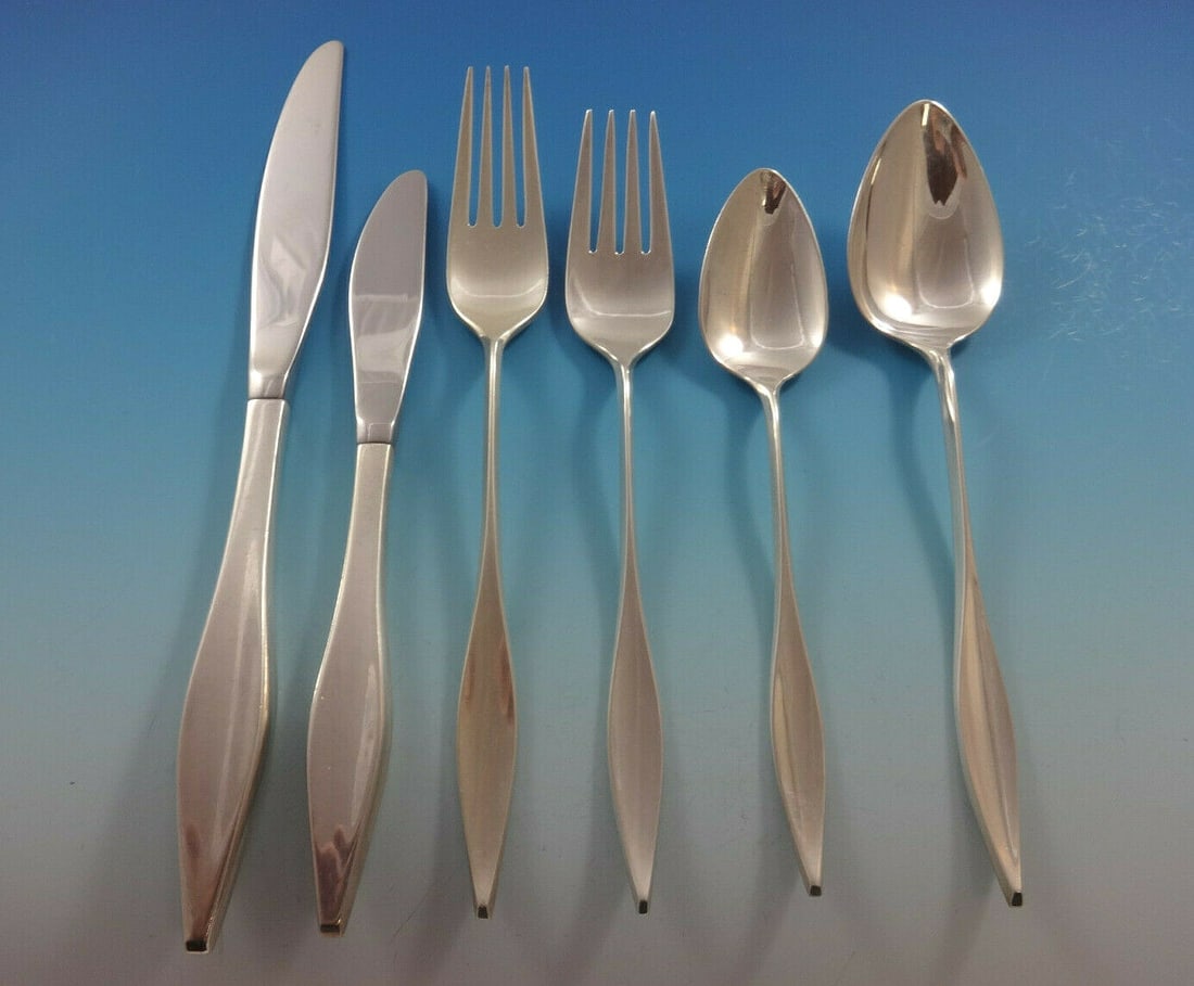 Reed & Barton Lark Sterling Silver Flatware Set 115 Pcs Mid-Century Modern: Reed & Barton Lark Sterling Silver Flatware Set 115 Pcs Mid-Century Modern Discover the exquisite Lark flatware set by Reed & Barton, a stunning example of mid-century modern design. This monumental 1