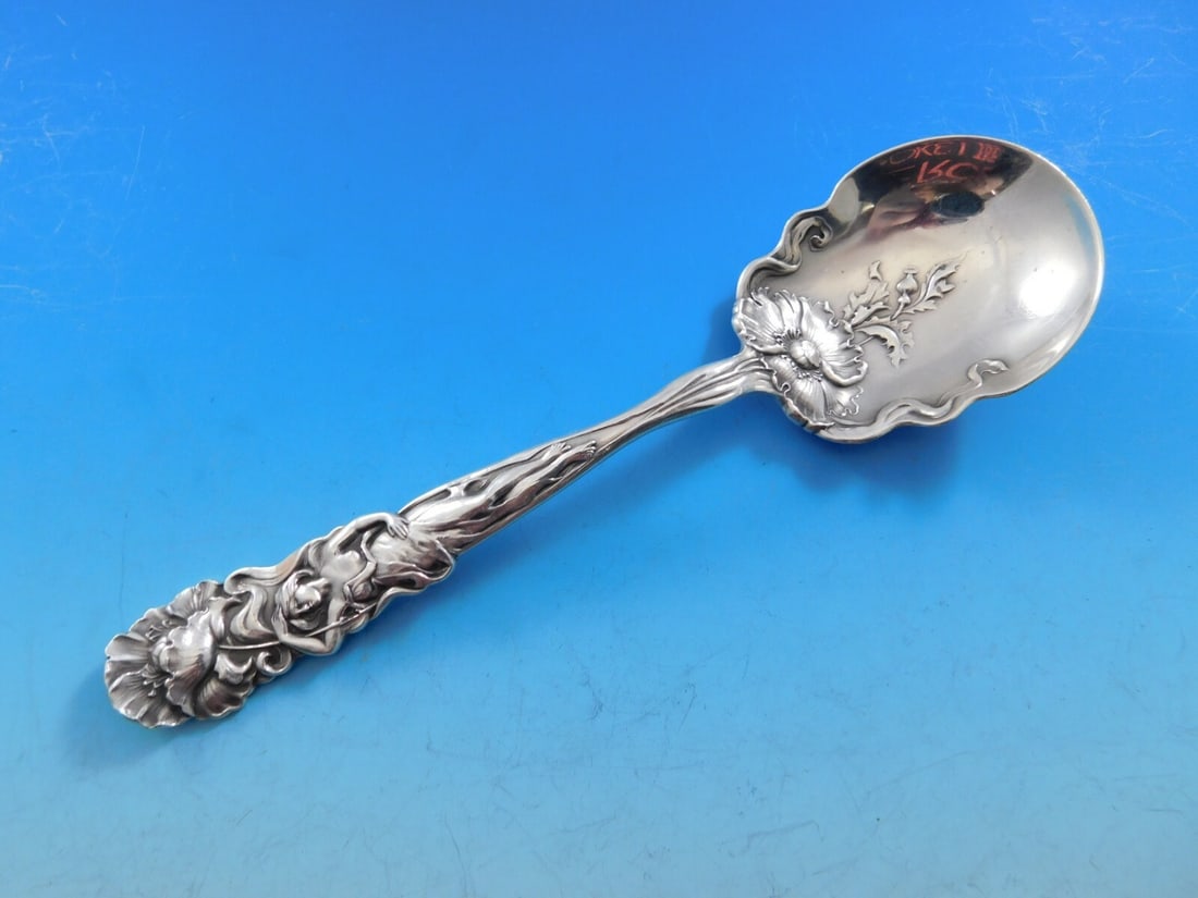 Alvin Raphael Sterling Silver Preserve Spoon Art Nouveau 7 3/8 Inch Vintage: Alvin Raphael Sterling Silver Preserve Spoon Art Nouveau 7 3/8 Inch Vintage This exquisite preserve spoon from the Raphael pattern by Alvin is a stunning example of Art Nouveau design. Crafted from st