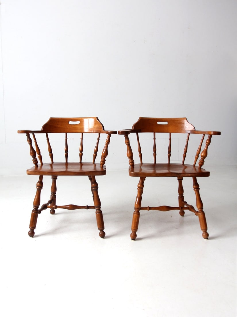 Ethan Allen Colonial Style Pub Dining Chairs Pair Style 10-6031: Ethan Allen Colonial Style Pub Dining Chairs Pair Style 10-6031 Enhance your dining experience with this pair of vintage Ethan Allen Colonial style pub dining chairs. These captains chairs showcase ex
