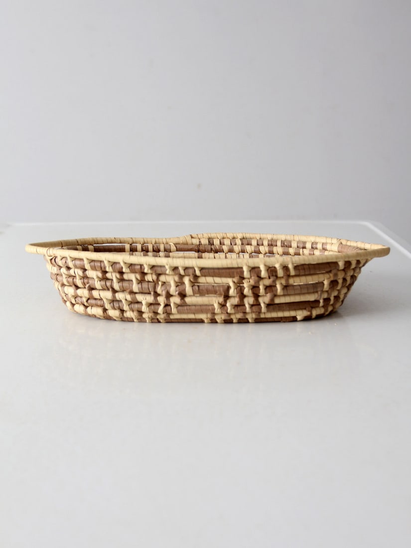 Handcrafted Vintage Oval Coiled Basket Natural Decor 14x7x2.5: Handcrafted Vintage Oval Coiled Basket Natural Decor 14x7x2.5 Enhance your home decor with this Vintage Oval Coil Basket, a beautifully handcrafted piece that adds natural warmth and texture to any sp