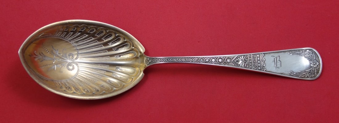 Schulz & Fischer Templar Sterling Silver Berry Spoon Gold Washed 8 3/4": Schulz & Fischer Templar Sterling Silver Berry Spoon Gold Washed 8 3/4" Introducing the exquisite Templar Berry Spoon, crafted by Schulz & Fischer in sterling silver. Fashioned in the elegant Templar