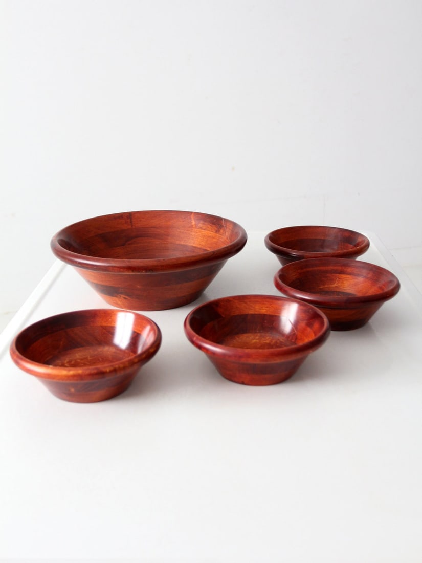 Mid-Century Vintage Wood Bowl Set 5 Pieces Organic Design: Mid-Century Vintage Wood Bowl Set 5 Pieces Organic Design Enhance your dining experience with this charming Mid-Century Wood Serving Bowl Set. This vintage collection from the mid-20th century include