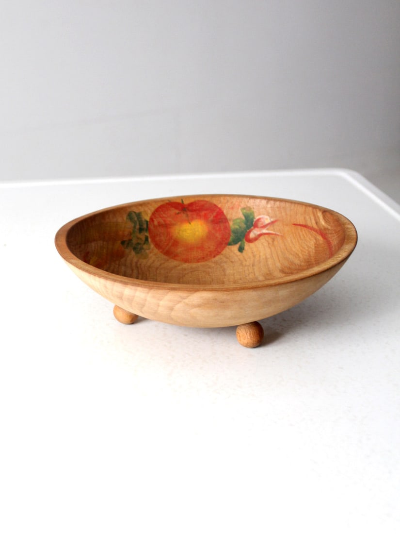 Charming Vintage Hand-Painted Footed Wood Bowl with Fruit Design: Charming Vintage Hand-Painted Footed Wood Bowl with Fruit Design Enhance your kitchen decor with this charming vintage hand-painted footed wood bowl. Perfect for displaying your favorite fruits or ser