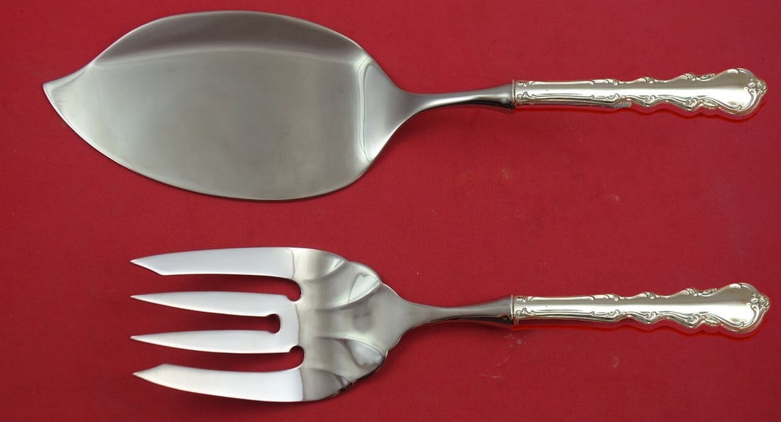 International Silver Angelique Custom Salmon Serving Set 2-Piece: International Silver Angelique Custom Salmon Serving Set 2-Piece Elevate your dining experience with this stunning Angelique Salmon Serving Set by International Sterling. Crafted from premium sterling