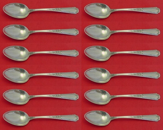 Towle Louis XIV Sterling Silver Teaspoon Set 12 Pieces: Towle Louis XIV Sterling Silver Teaspoon Set 12 Pieces This exquisite 12-piece teaspoon set features the elegant Louis XIV pattern by Towle, crafted from high-quality sterling silver. Each teaspoon me