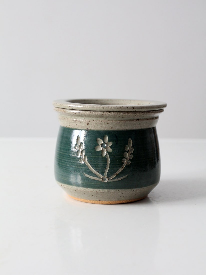 Vintage Studio Pottery Jar with Floral Design and Nested Lid (1 of 12)