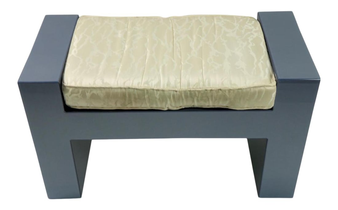 Chic Smoked Blue Grey Lucite Bench with Upholstered Seat: Chic Smoked Blue Grey Lucite Bench with Upholstered Seat This stunning Smoked Blue Grey Lucite Bench features a chic architectural design, exemplifying sophistication and style. It comes with an origi