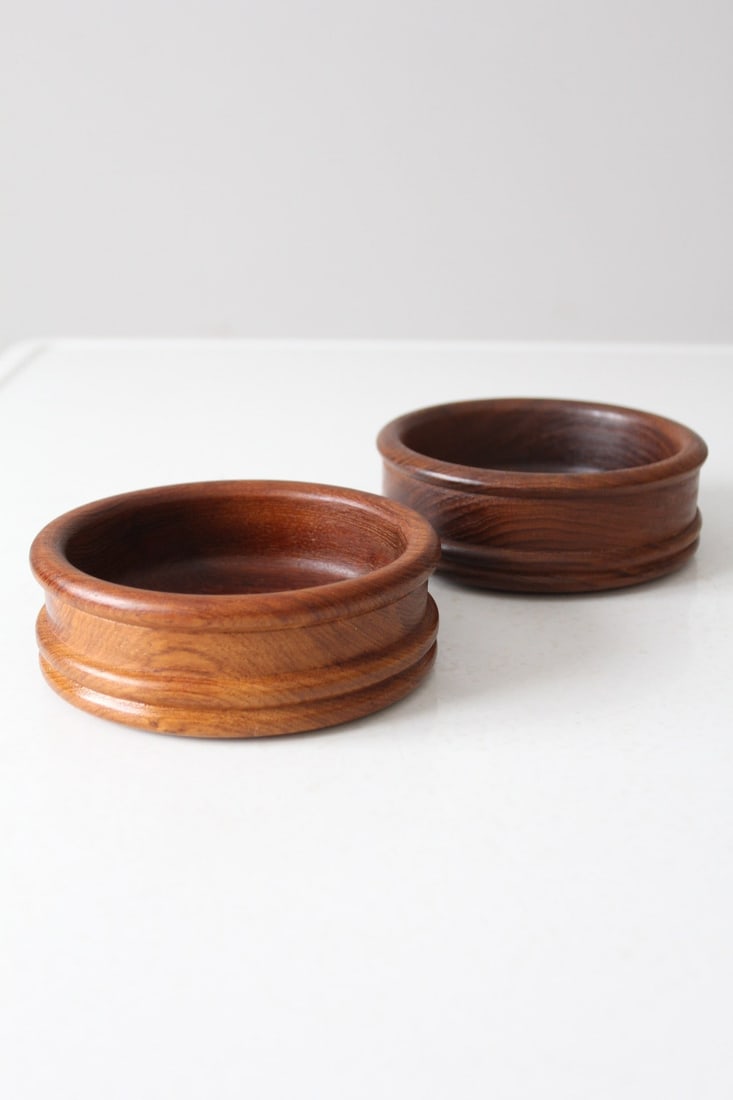 Charming Vintage Ribbed Wooden Serving Bowls Pair 6 Inch (1 of 11)