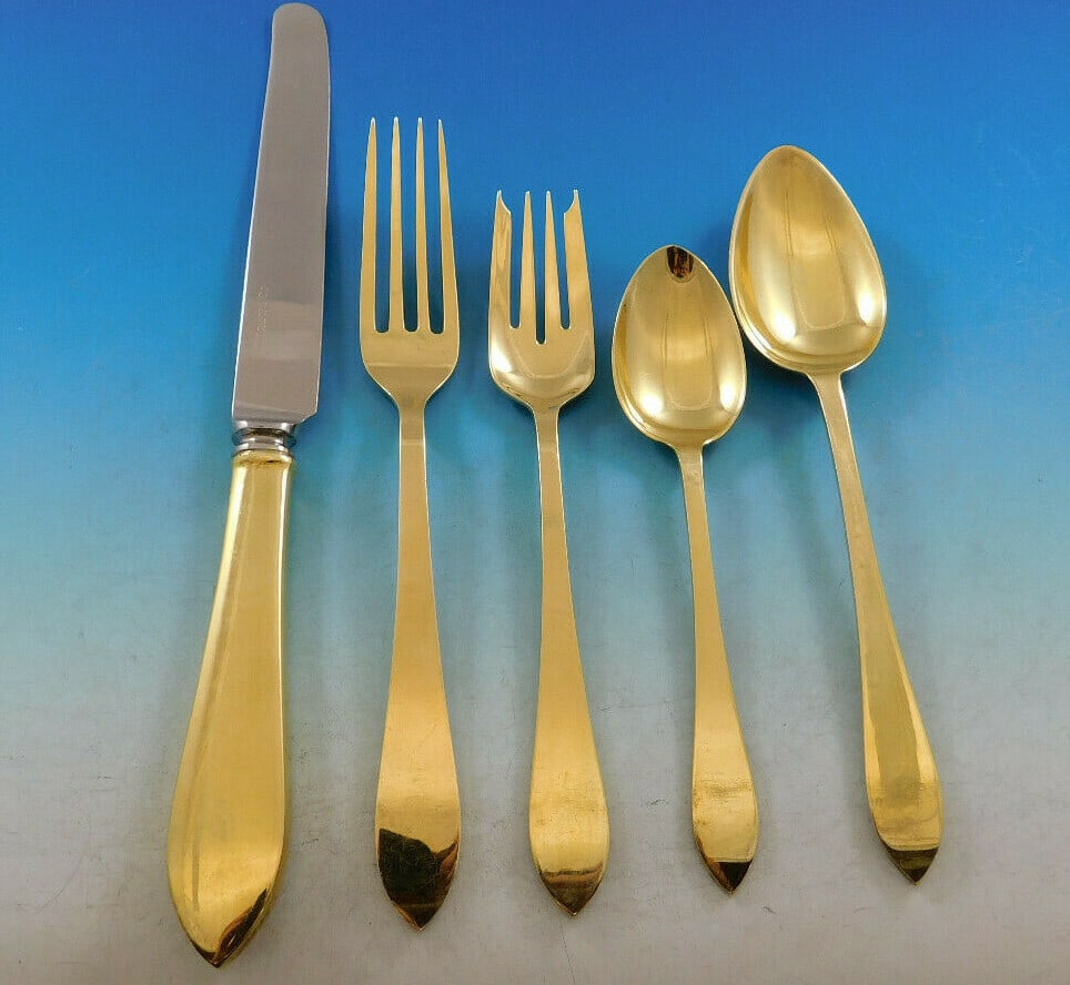 Tiffany & Co Faneuil Gold 34pc Sterling Silver Flatware Set Vermeil with Storage Chest: Tiffany & Co Faneuil Gold 34pc Sterling Silver Flatware Set Vermeil with Storage Chest Experience the elegance of the Faneuil Gold flatware set by Tiffany & Co., crafted from high-quality sterling sil