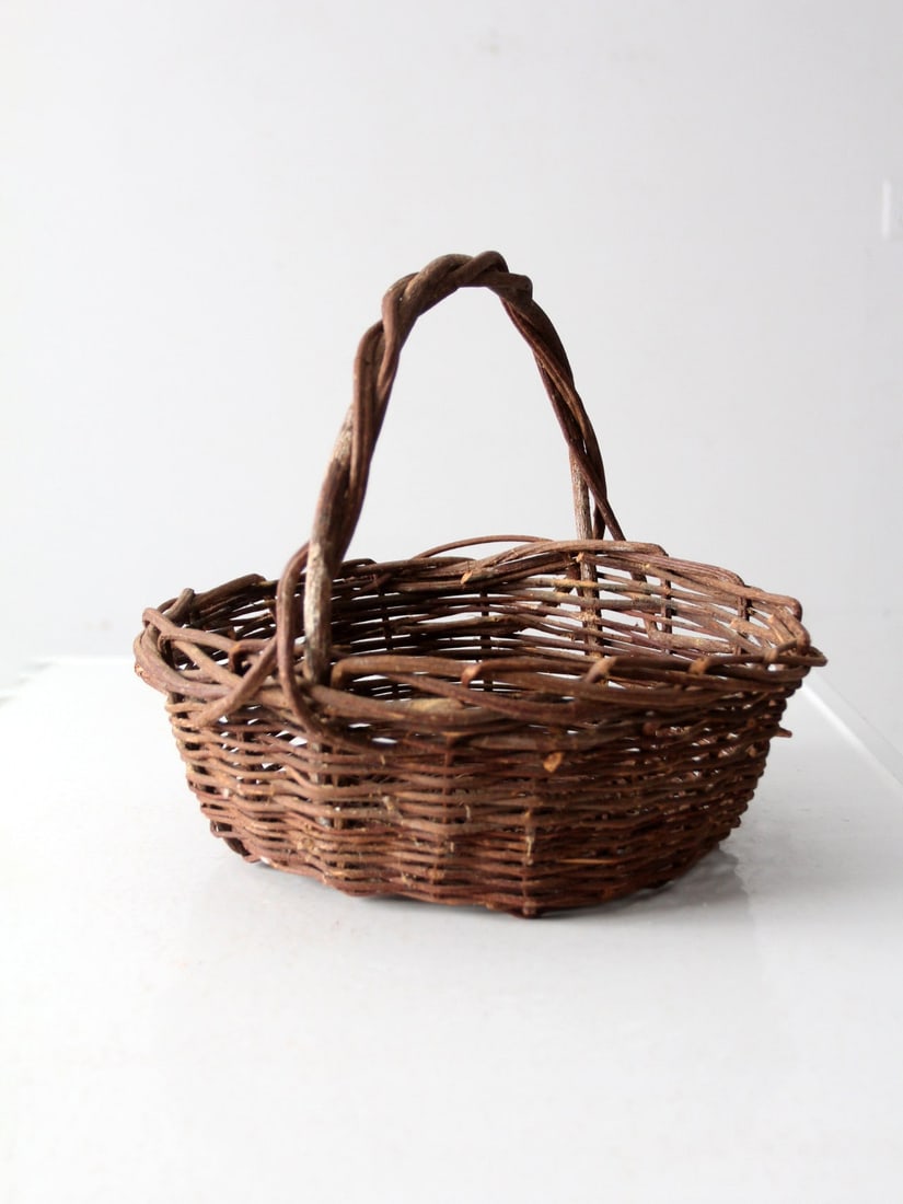 Charming Vintage Wicker Handle Basket for Decor and Storage (1 of 9)