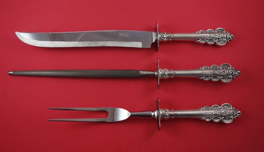 Frank Whiting Botticelli Sterling Silver 3pc Roast Carving Set: Frank Whiting Botticelli Sterling Silver 3pc Roast Carving Set Introducing the Botticelli Roast Carving Set by Frank Whiting, a stunning 3-piece ensemble crafted from sterling silver with hollow handl