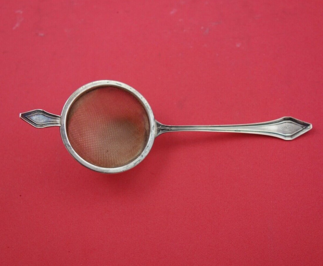 Gorham Clermont Sterling Silver Tea Strainer 7 Inch Vintage: Gorham Clermont Sterling Silver Tea Strainer 7 Inch Vintage Discover the elegance of the Clermont tea strainer by Gorham, crafted from high-quality sterling silver. This exquisite piece measures 7 inc