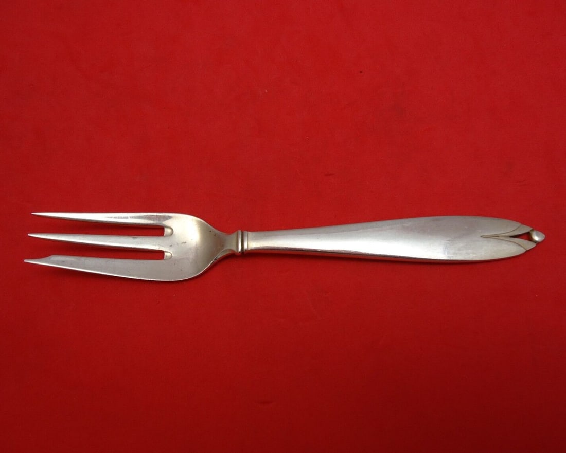 Peter Hertz Madeleine Sterling Silver 3-Tine Salad Fork 6 1/8 in: Peter Hertz Madeleine Sterling Silver 3-Tine Salad Fork 6 1/8 in This exquisite salad fork is part of the Madeleine pattern by Peter Hertz, crafted from high-quality sterling silver. The fork features