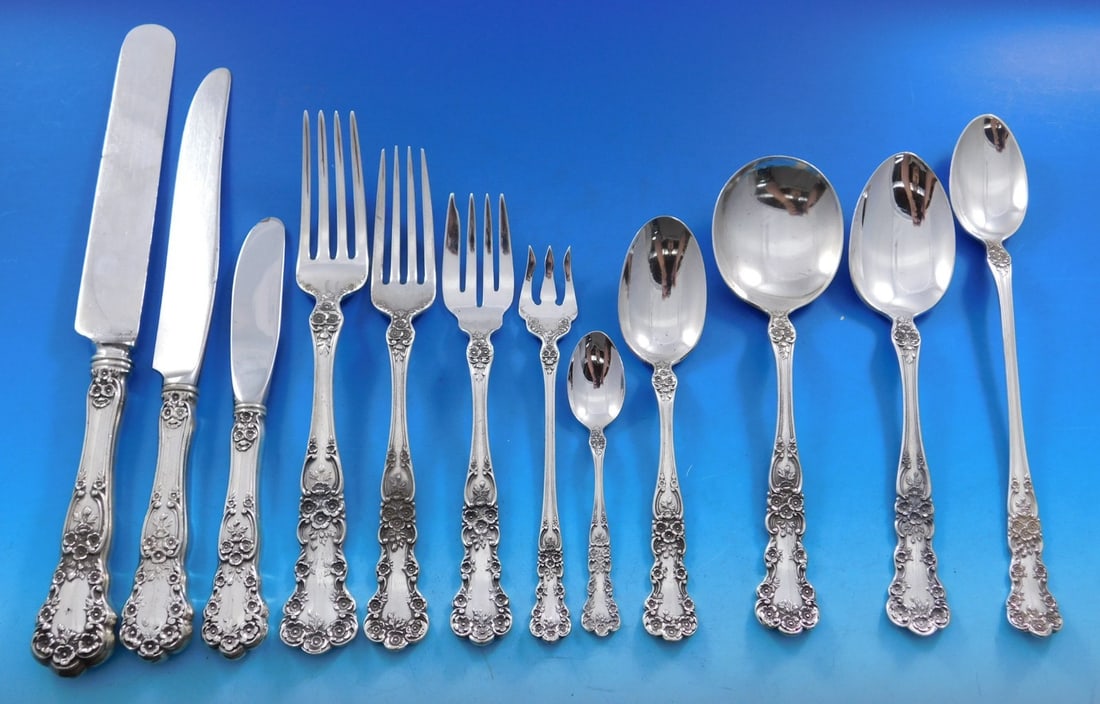 Gorham Buttercup Sterling Silver Flatware Set 322 pcs with Vintage Chest: Gorham Buttercup Sterling Silver Flatware Set 322 pcs with Vintage Chest This exquisite Buttercup flatware set by Gorham showcases intricate floral motifs reminiscent of hand-sewn Venetian lace, makin