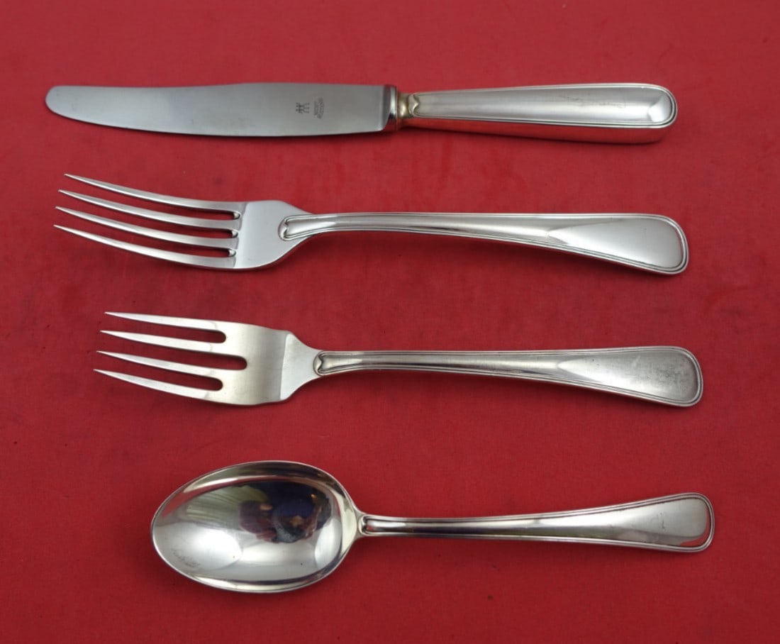 Buccellati Old Italian Sterling Silver Luncheon Set 4pc Italy: Buccellati Old Italian Sterling Silver Luncheon Set 4pc Italy Enhance your dining experience with this exquisite 4-piece luncheon place setting from the renowned Buccellati, crafted in Italy. The 'Old