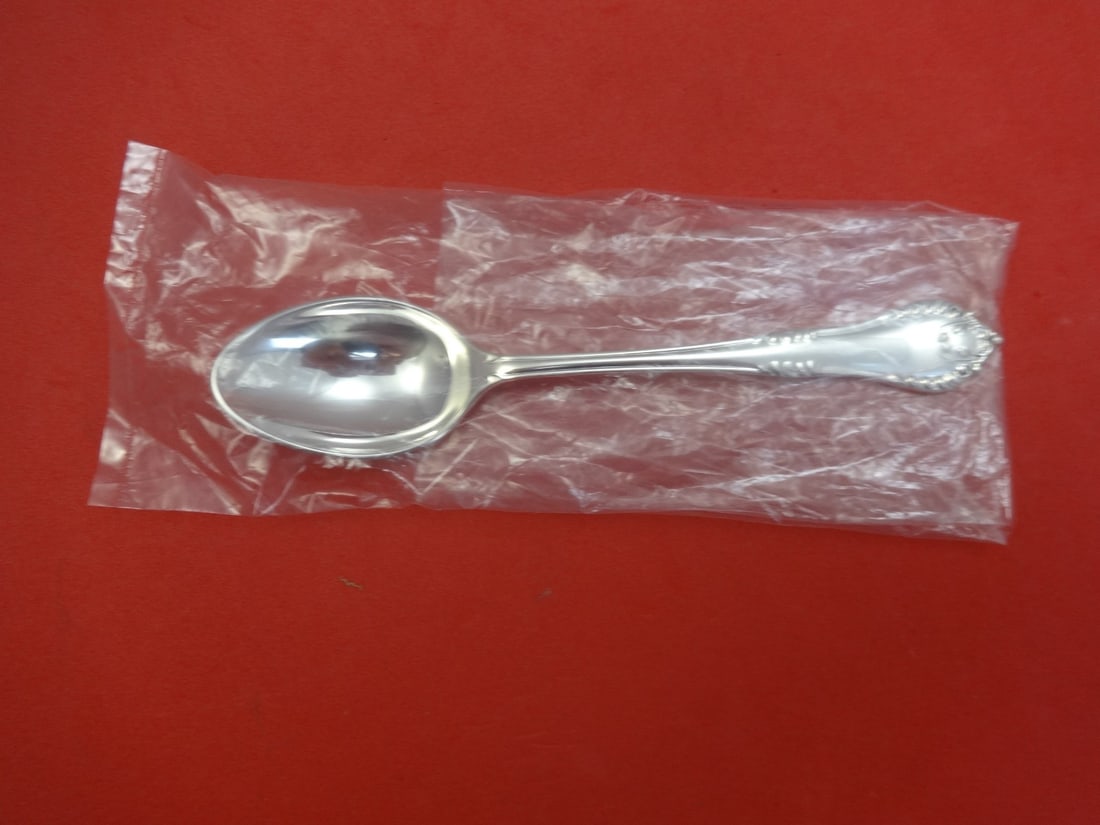 William Yeoward Hidcote Sterling Silver Teaspoon 6 3/8 Inch New: William Yeoward Hidcote Sterling Silver Teaspoon 6 3/8 Inch New Discover the elegance of the Hidcote pattern by William Yeoward with this exquisite sterling silver teaspoon. Measuring 6 3/8 inches, th