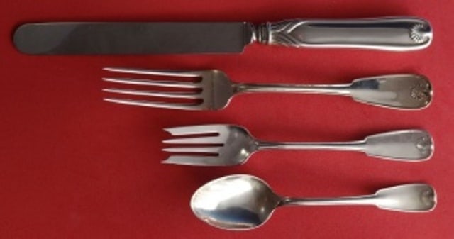 Tiffany & Co. Palm Sterling Silver 4-Piece Dinner Place Setting: Tiffany & Co. Palm Sterling Silver 4-Piece Dinner Place Setting Elevate your dining experience with this exquisite 4-piece dinner size place setting from the Palm pattern by Tiffany & Co. Crafted from