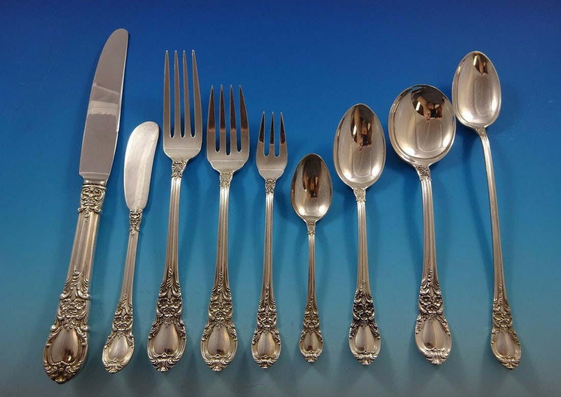 Lunt American Victorian Sterling Silver Flatware Set 115 Pieces Service for 12: Lunt American Victorian Sterling Silver Flatware Set 115 Pieces Service for 12 This exquisite American Victorian flatware set by Lunt offers a comprehensive 115-piece service for 12, ideal for enterta