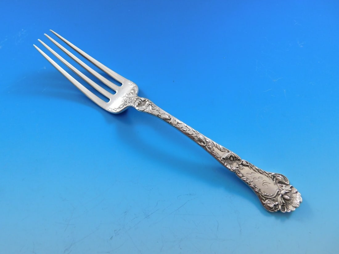 Gorham Poppy Sterling Silver Dinner Fork 7.5 Inches Monogrammed: Gorham Poppy Sterling Silver Dinner Fork 7.5 Inches Monogrammed Indulge in the elegance of the Poppy pattern by Gorham with this sterling silver dinner fork. Measuring 7 1/2 inches, this exquisite fla