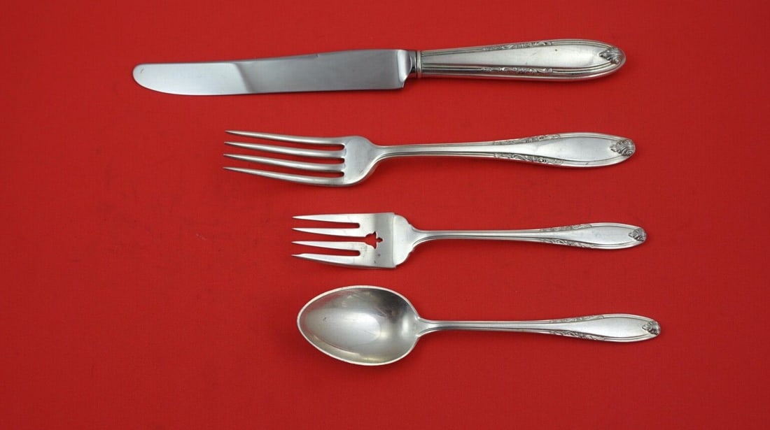 Manchester Leonore Sterling Silver 4-Piece Dinner Place Setting: Manchester Leonore Sterling Silver 4-Piece Dinner Place Setting Elevate your dining experience with the exquisite Leonore 4-piece place setting by Manchester. Crafted from high-quality sterling silver