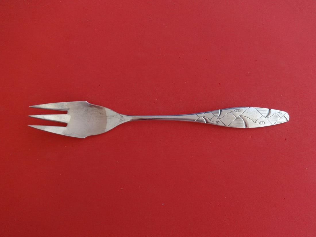 A. Dragsted Diamant Sterling Silver 3-Tine Salad Fork 6 7/8 Inch: A. Dragsted Diamant Sterling Silver 3-Tine Salad Fork 6 7/8 Inch This exquisite salad fork features a classic 3-tine design and is crafted from high-quality sterling silver. Made by A. Dragsted, it sh