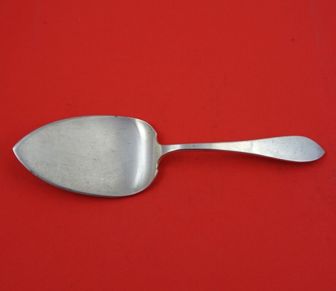 Old Newbury Crafters Sterling Silver Pie Server 8.5 inches: Old Newbury Crafters Sterling Silver Pie Server 8.5 inches This exquisite pie server, crafted by Old Newbury Crafters, showcases the timeless Old Newbury pattern. Made from high-quality sterling silve
