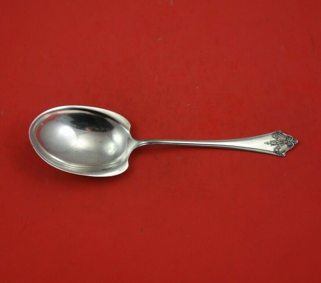 Lunt Orleans Sterling Silver Berry Spoon 8.5 Serving Heirloom: Lunt Orleans Sterling Silver Berry Spoon 8.5 Serving Heirloom This exquisite Orleans by Lunt Berry Spoon is crafted from high-quality sterling silver, showcasing the timeless elegance of the Orleans p