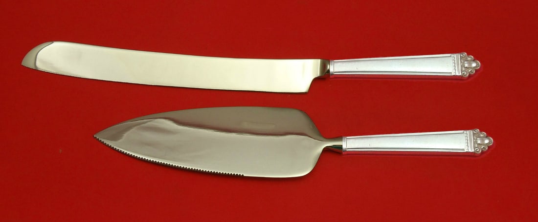 Watson Juliana Sterling Silver Wedding Cake Set 2pc Custom Made: Watson Juliana Sterling Silver Wedding Cake Set 2pc Custom Made This exquisite Juliana by Watson Sterling Silver Wedding Cake Set features a custom-made design with a hollow handle and stainless compo