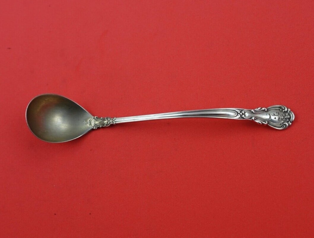Gorham Chantilly Sterling Silver Honey Spoon Ladle Rare 5.5 Inches: Gorham Chantilly Sterling Silver Honey Spoon Ladle Rare 5.5 Inches This rare Chantilly pattern honey spoon ladle by Gorham is crafted from high-quality sterling silver. Measuring 5 1/2 inches, this ex