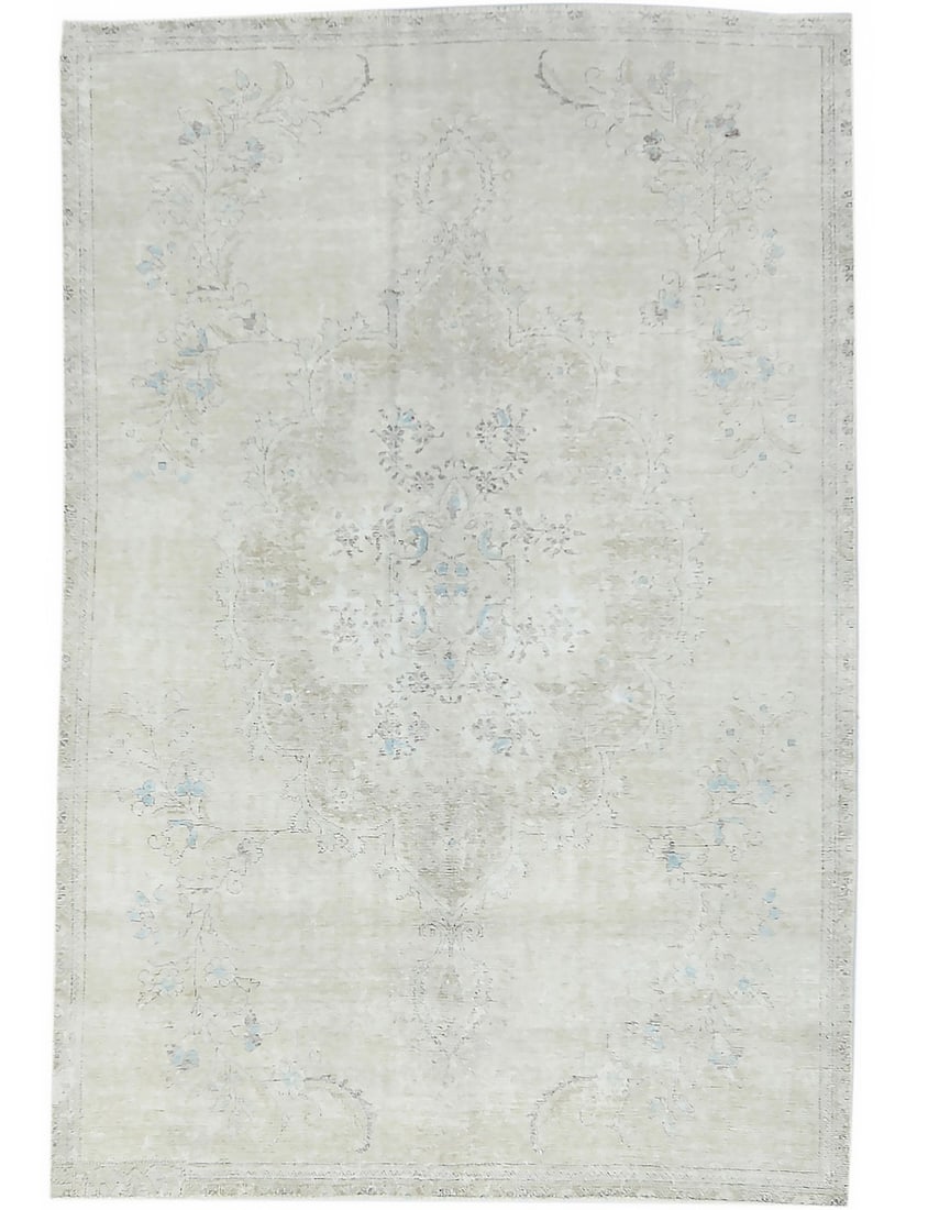 Hand-Knotted Wool Area Rug 6x9 Vintage Floral Muted Tones Western Asia: Hand-Knotted Wool Area Rug 6x9 Vintage Floral Muted Tones Western Asia This antique distressed oriental rug features a vintage floral design in muted tones such as beige and dark brown. Hand-knotted f