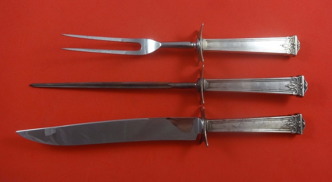 International Trianon Sterling Silver 3-Piece Carving Set Antique: International Trianon Sterling Silver 3-Piece Carving Set Antique This exquisite 3-piece roast carving set from the Trianon pattern by International Sterling is a perfect addition to your dining exper