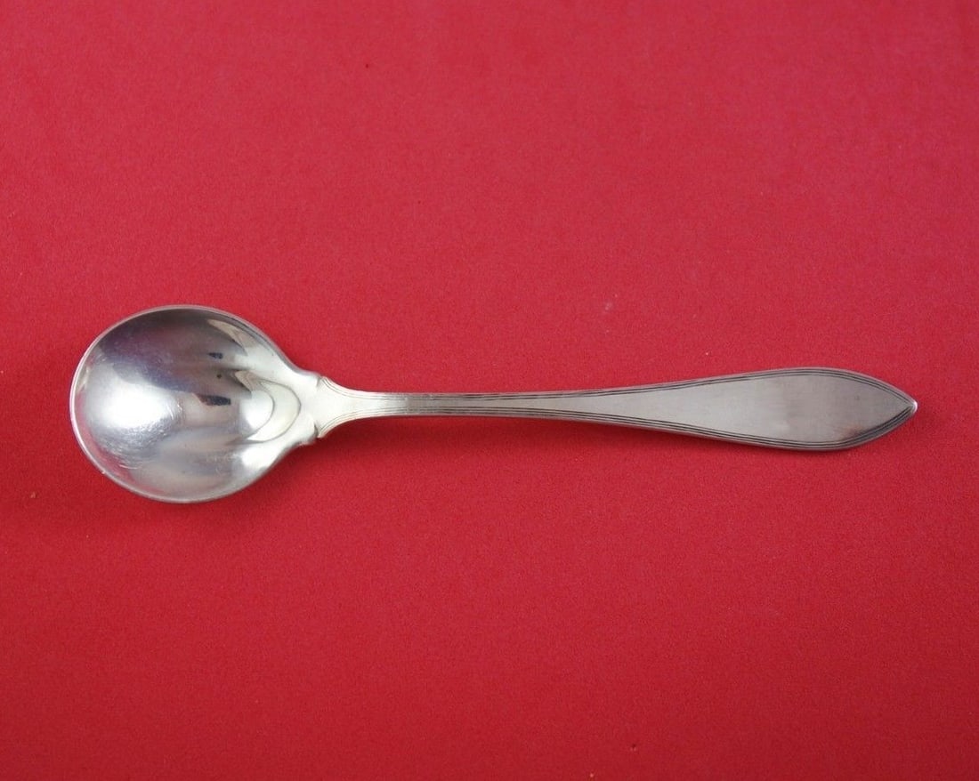 Tiffany & Co Reeded Edge Sterling Silver Sherbet Spoon 5 3/4": Tiffany & Co Reeded Edge Sterling Silver Sherbet Spoon 5 3/4" Presenting a stunning Reeded Edge sherbet spoon by Tiffany & Co., crafted from high-quality sterling silver. This exquisite piece measures